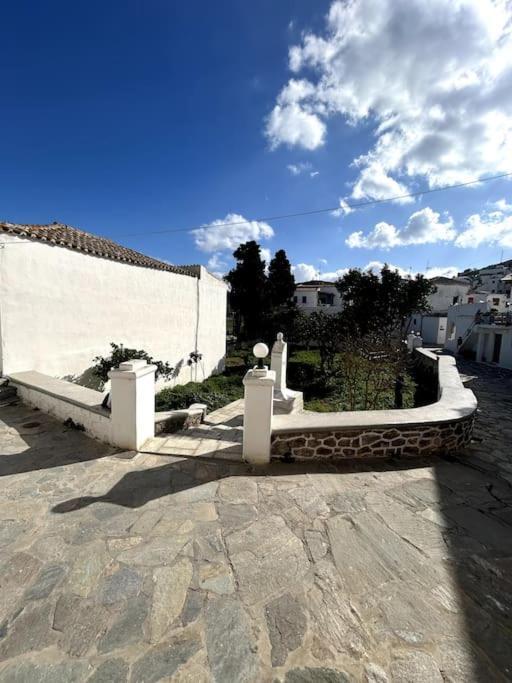 Holiday home Cave-guesthouse To Heritage Kythnos